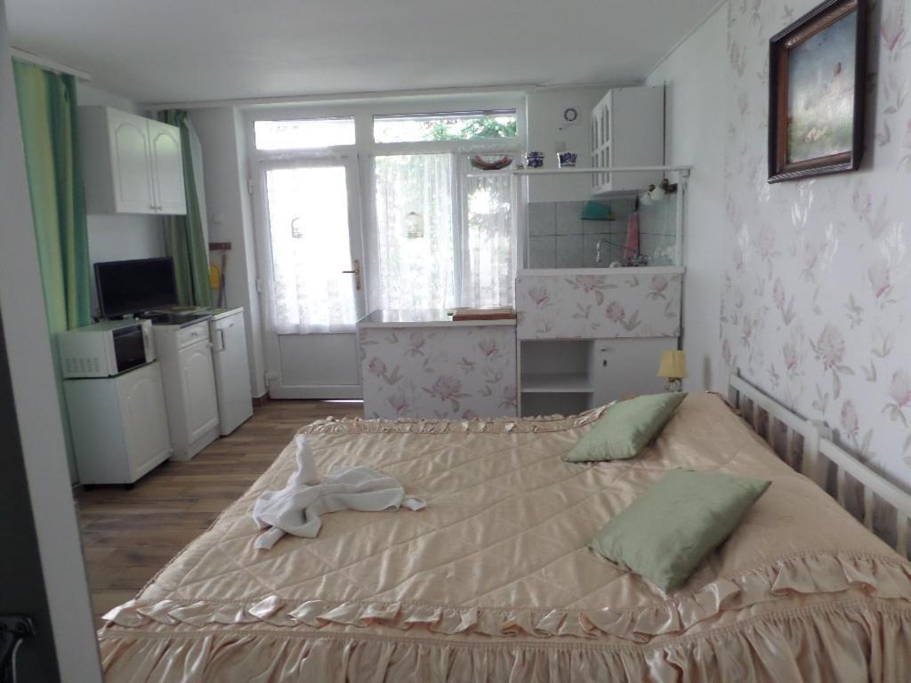 Bori Apartmanok Хайдусобосло Экстерьер фото